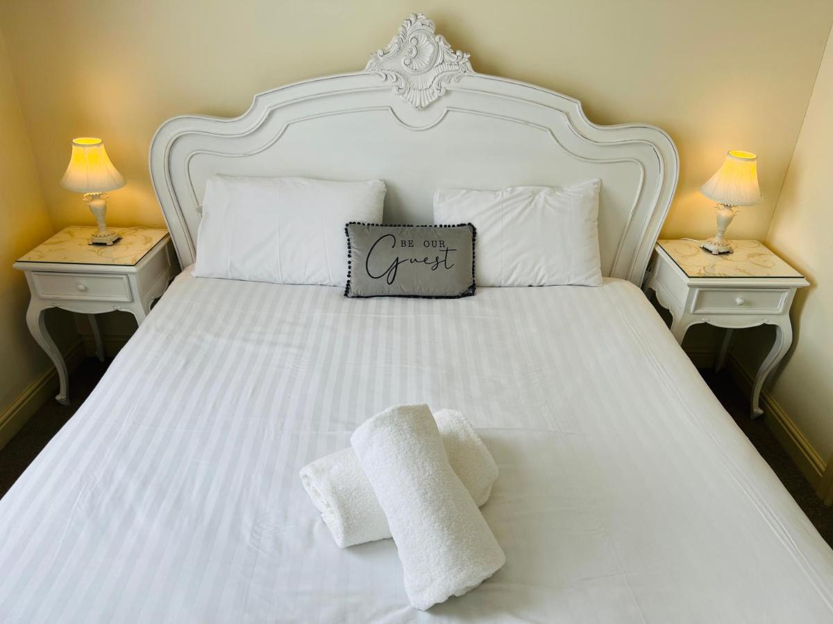 Heath Cottage Hotel Dewsbury Eksteriør bilde