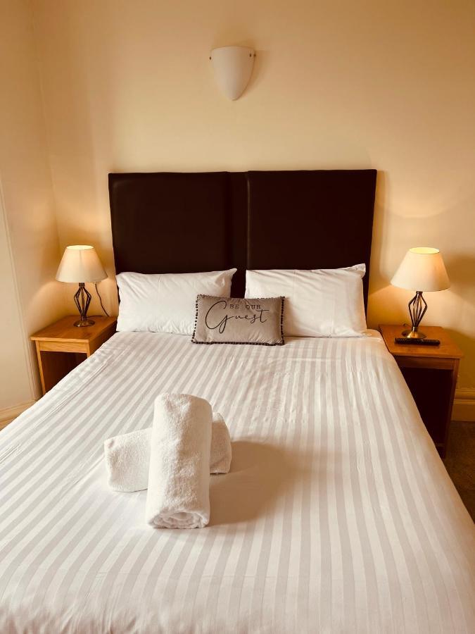 Heath Cottage Hotel Dewsbury Eksteriør bilde