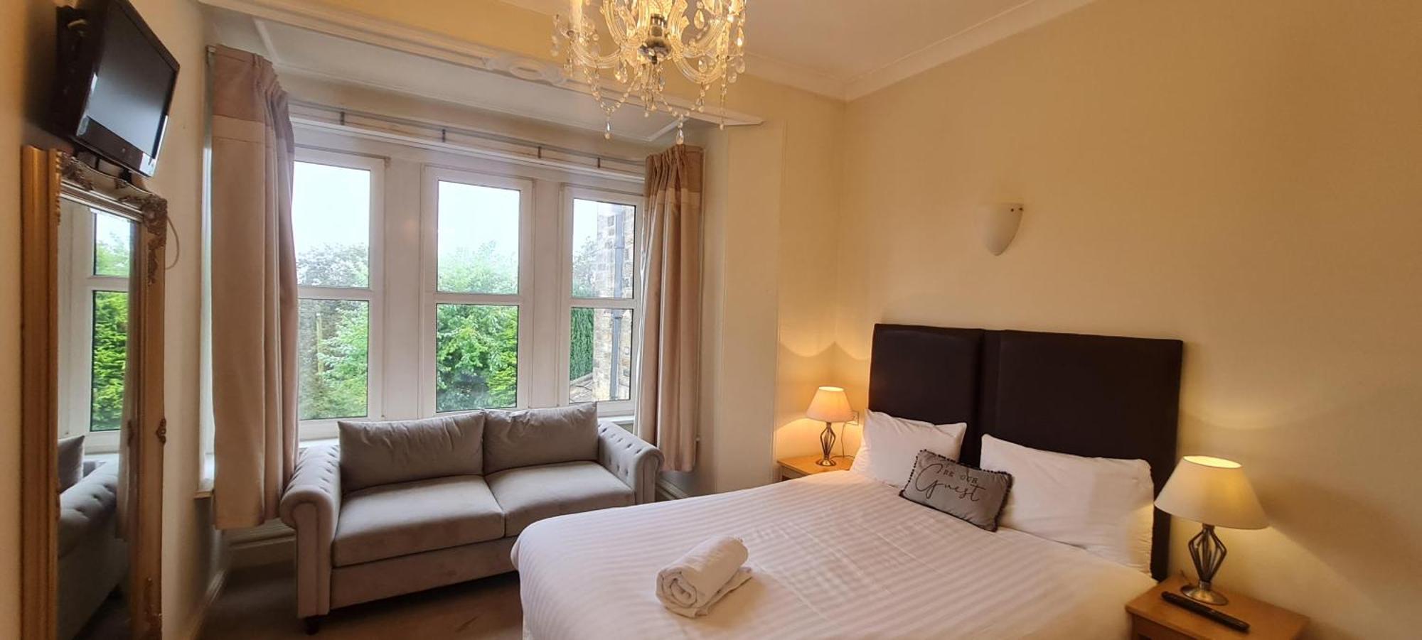 Heath Cottage Hotel Dewsbury Eksteriør bilde
