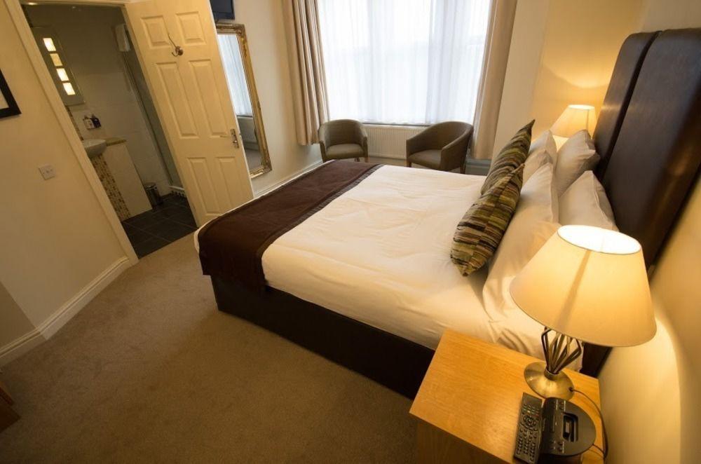 Heath Cottage Hotel Dewsbury Eksteriør bilde