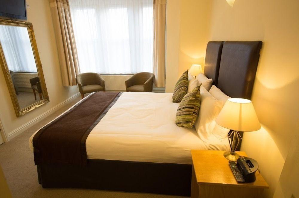Heath Cottage Hotel Dewsbury Eksteriør bilde